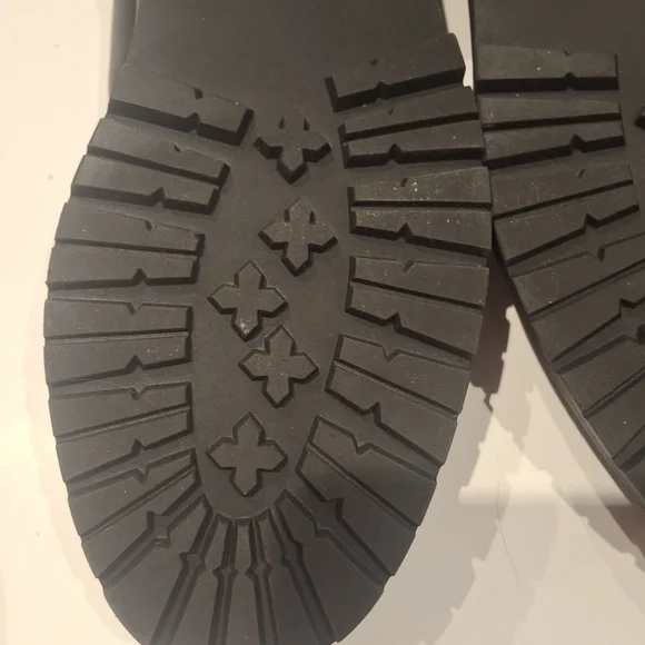 Rachel Zoe Black Faux Leather Lug Soled Loafers with Gold Accent Size 8 - Picture 8 of 10